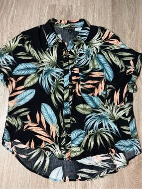 Moa Moa - Tropical Leaf Print Button Up Blouse - Size M